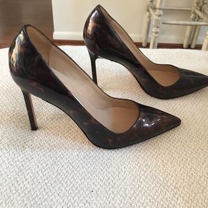 Manolo Blahnik. Size 37. Patent Leather Tortoise.